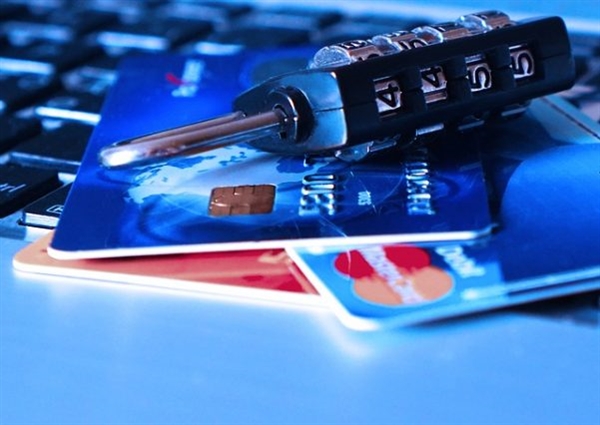 クレジットカード利用停止の恐れ